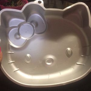Hello kitty cake pan